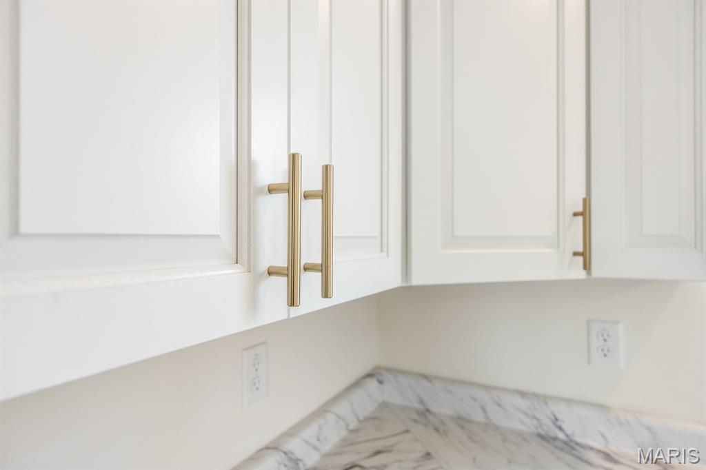 WINDSOR ESTATES - Residential