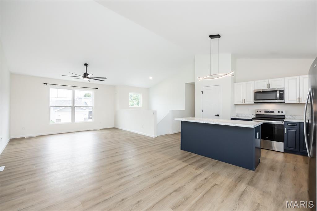 WINDSOR ESTATES - Residential