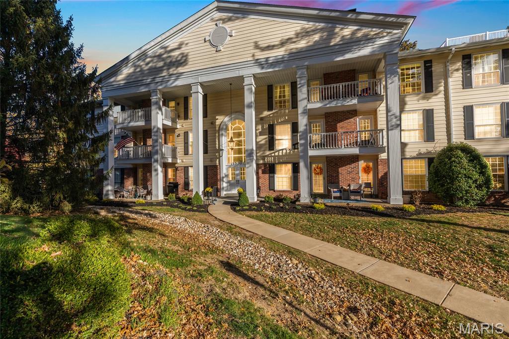 Welcome to easy living in the heart of Chesterfield! This spacious 2-bedroom, 2-bath condo offers a versatile floor plan with a light-filled living and dining room combination featuring a cozy fireplace and access to the outdoor deck. A separate sitting room provides the perfect spot to relax - or could easily be converted back into a third bedroom. The eat-in kitchen offers ample storage and a comfortable place for casual dining. Both bedrooms include walk-in closets, and the convenient in-unit laundry room makes everyday living a breeze. Enjoy the comfort of zoned heating and cooling, two assigned parking spaces in the building's garage, and a dedicated storage unit on the same floor. Residents of Brandywine enjoy private streets, a community clubhouse, swimming pool, and scenic lake views - all within a well-maintained, quiet community. Ideally located near shopping, dining, and easy highway access, this condo combines comfort, convenience, and charm in one inviting package. Award-winning Parkway schools!