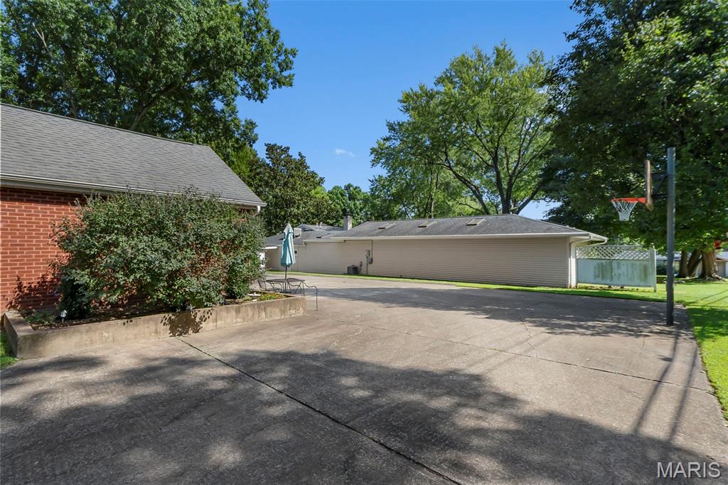 Tuck - Residential