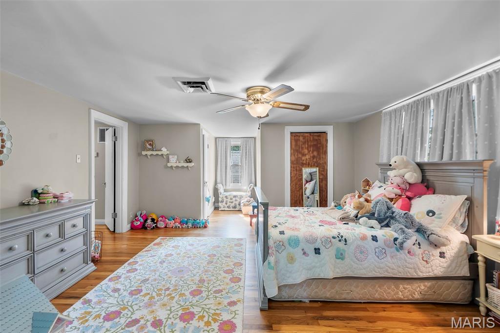 Tuck - Residential