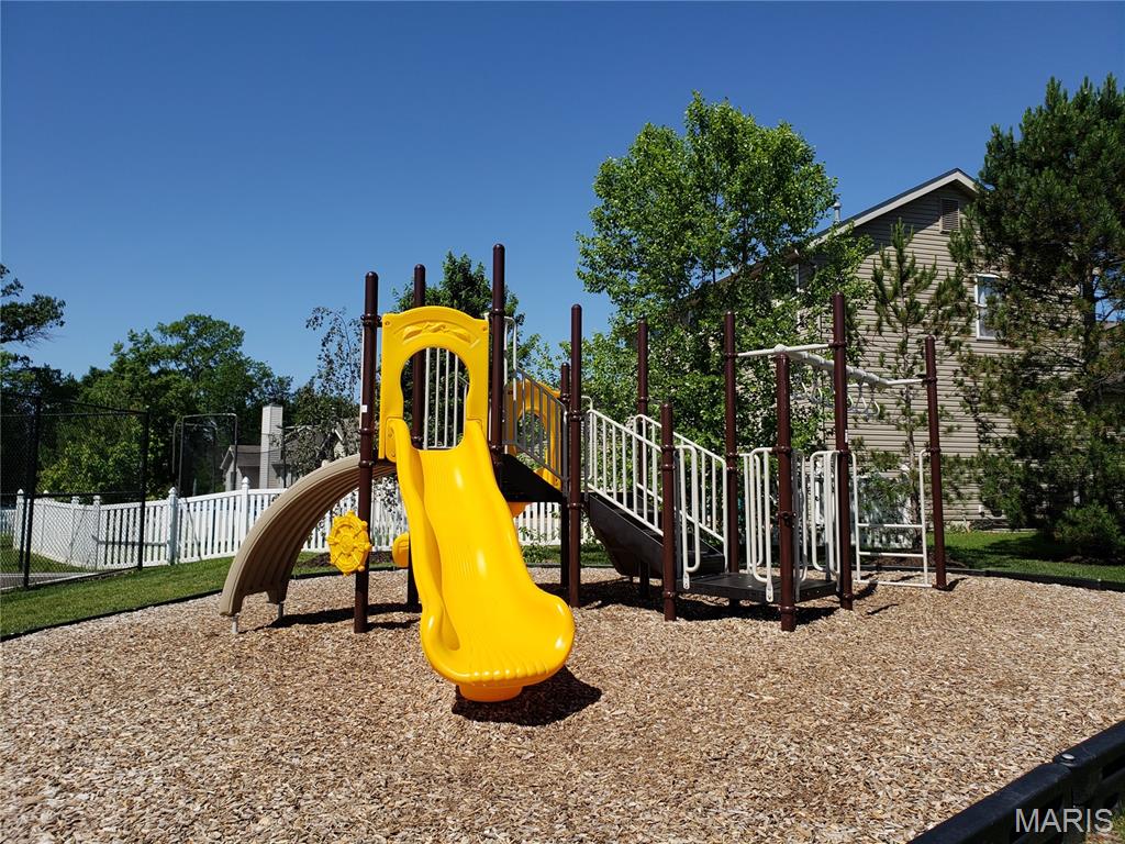 Springhurst Terrace #18 - Residential