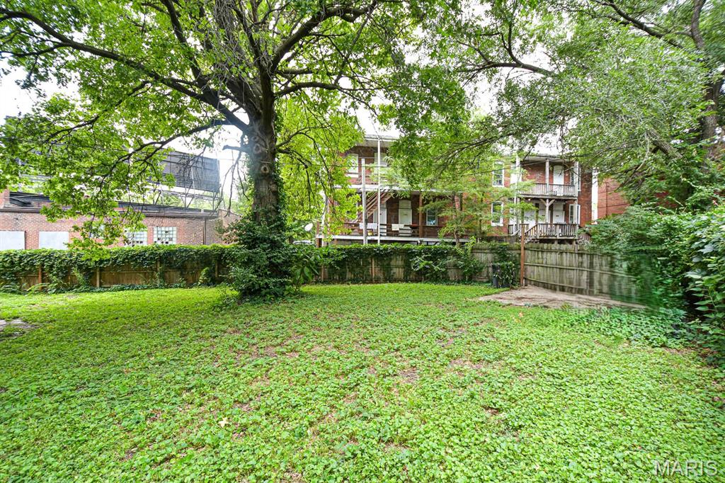 St Louis Commons Utah Street S - Residential