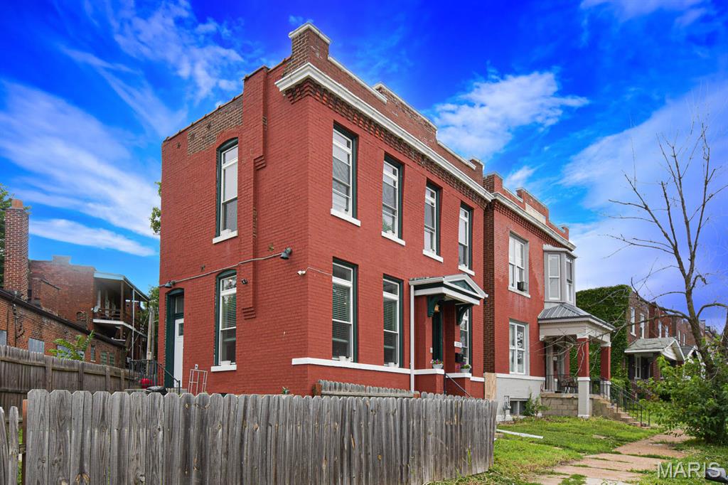 St Louis Commons Utah Street S - Residential