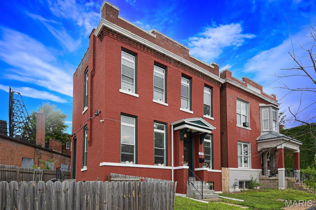 St Louis Commons Utah Street S - Residential
