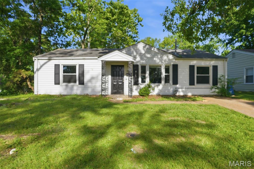 Charming 3-bedroom, 1-bathroom providing seamless single-level living across a functional 1,032-square-foot layout. This home is being sold-as is.