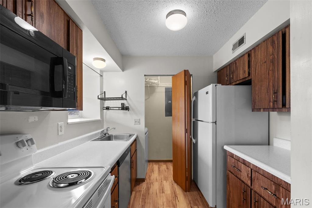 Ashton Place Condo - Residential