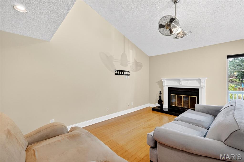 Brentwood Forest Condo Ph Three - Residential