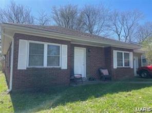 Fabulous 3 bedroom brick home in the heart of cape girardeau. This brick home includes off street parking and a one car garage. Carpet in the living room, hallway and bedrooms. Walking distance to SEMO, Parks and Mercy Hospital. Inside youll find a galley style kitchen with center hallway plan. Large patio off the rear of the home for all of your entertainment needs. Currently tenant occupied so 24 hour minimum notice to show.