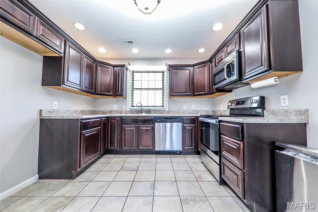 Capitol Oaks - Residential