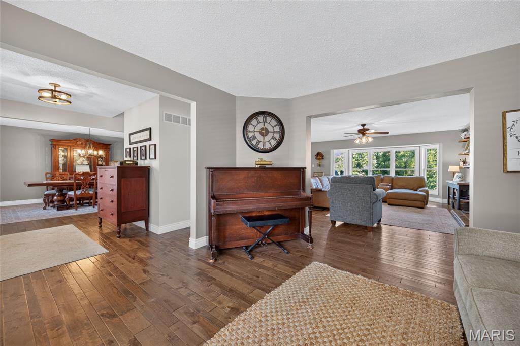 Est At Highgrove - Residential