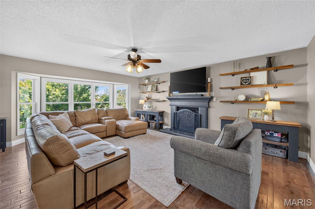 Est At Highgrove - Residential