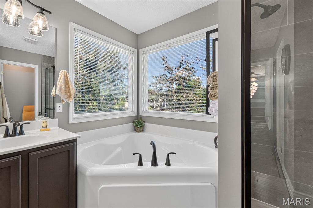 Est At Highgrove - Residential