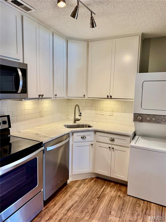 Brentwood Forest Condo Ph Eight - Residential
