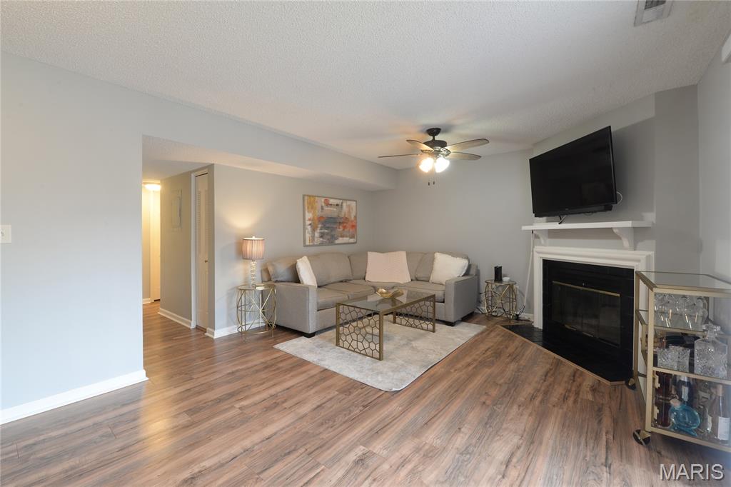 Brentwood Forest Condo Ph Eight - Residential