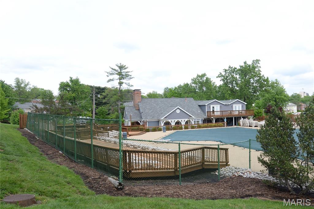 Brentwood Forest Condo Ph Eight - Residential