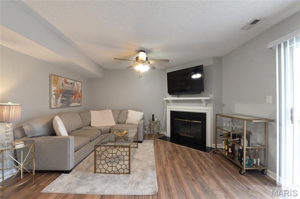 Brentwood Forest Condo Ph Eight - Residential
