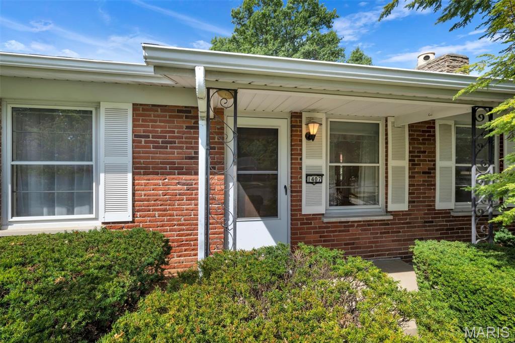 Opportunity awaits in this 3-bedroom, 2-bath home located in the highly sought-after Lindbergh School District! Offering the convenience of main-floor living, this home features a spacious primary suite, a welcoming living room with a cozy wood-burning fireplace, a separate dining room, and a bright sunroom perfect for year-round enjoyment. Step outside to the patio, ideal for relaxing or entertaining. The finished lower level provides even more living space with a large family room, dry bar, laundry area, and abundant storage. Whether you’re looking to move right in or add your own personal style and updates over time, this home offers incredible potential in a fantastic location close to parks, shopping, dining, and major highways. Being sold as-is, this is a wonderful opportunity to make it your own!