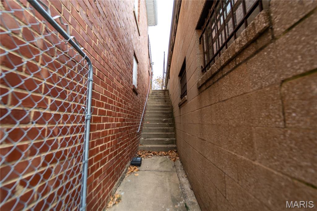 Alton - Commercial Sale