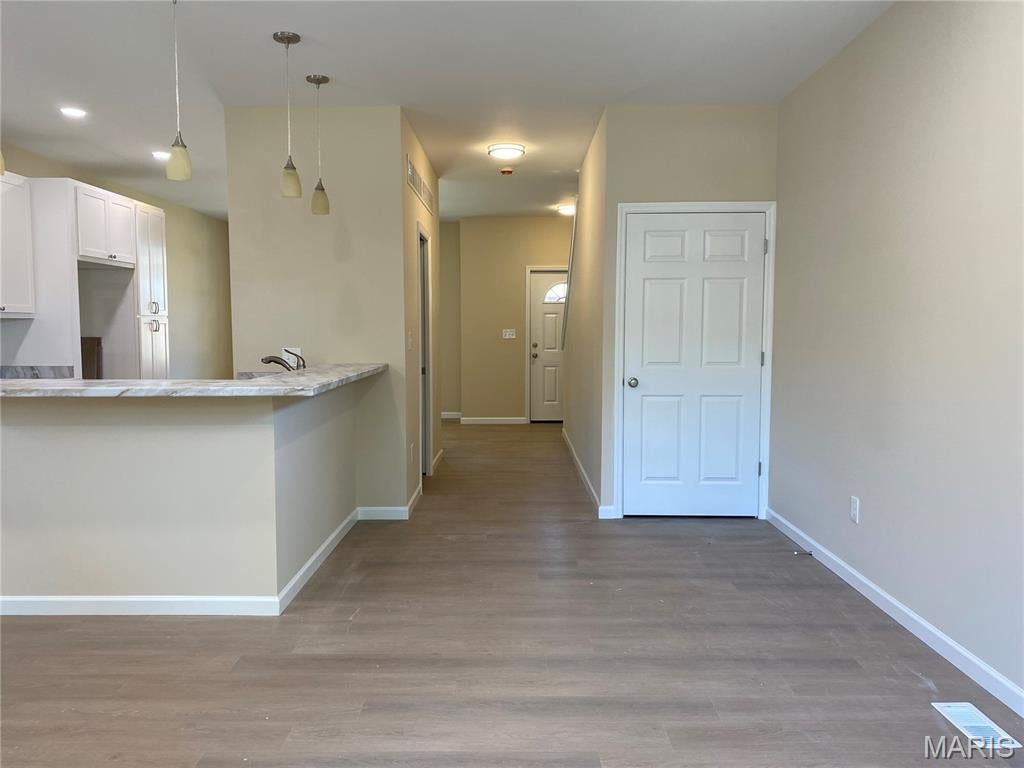 6518 Etzel Ave - Residential