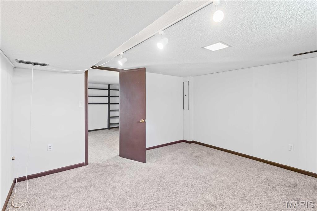VALLEY VIEW GARDENS - Residential