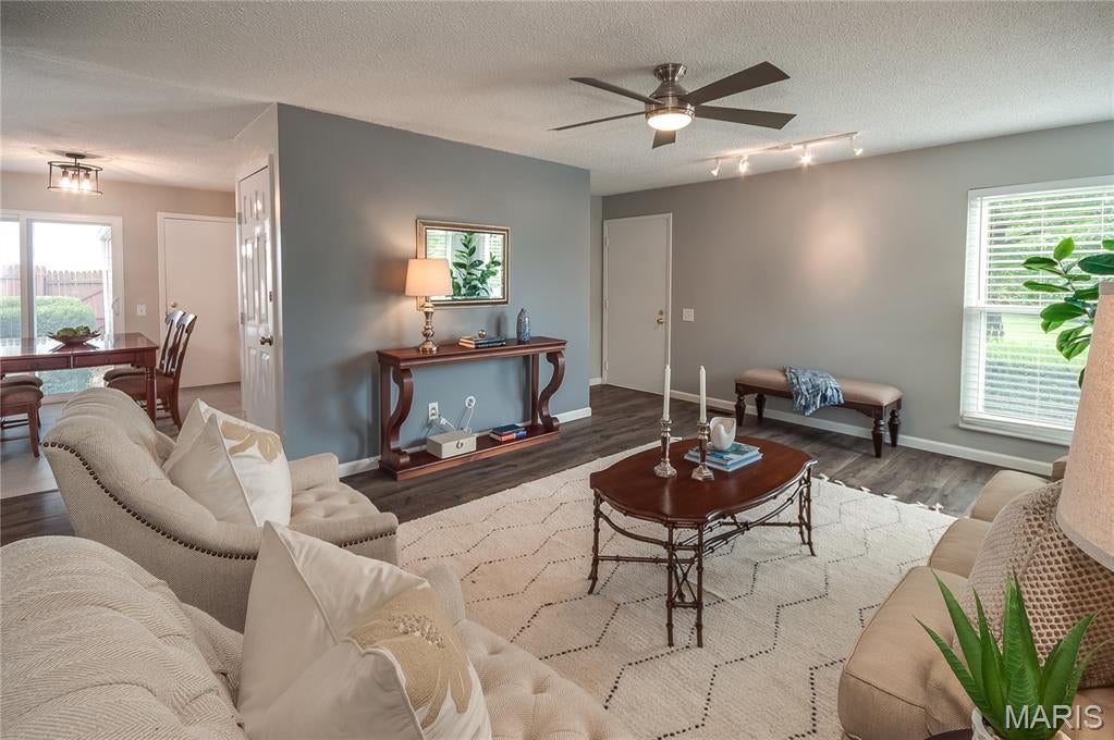 Meadow Pkwy - Residential
