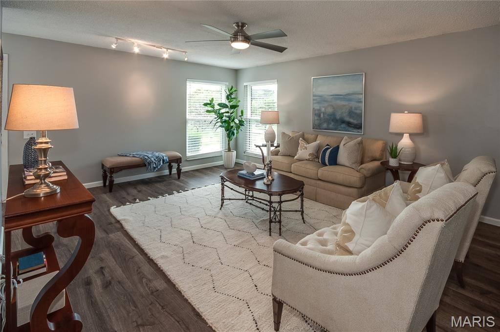 Meadow Pkwy - Residential