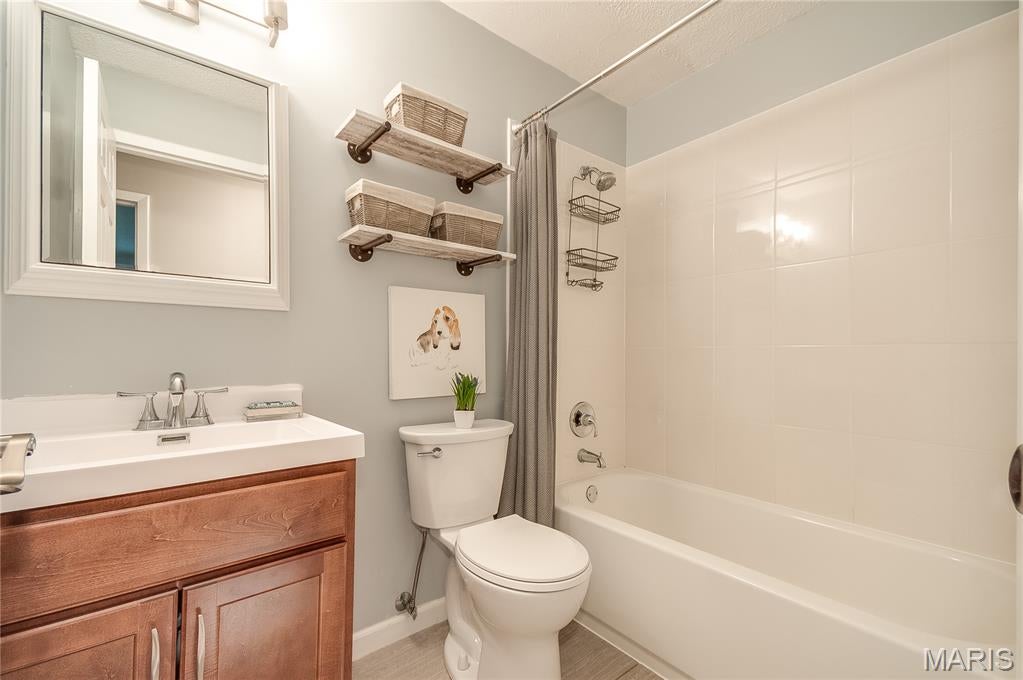 Meadow Pkwy - Residential