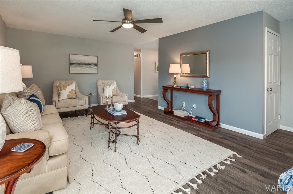 Meadow Pkwy - Residential