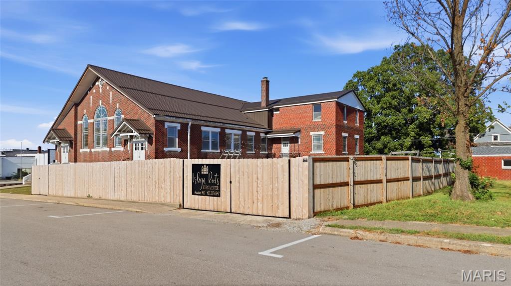 n/a - Commercial Sale