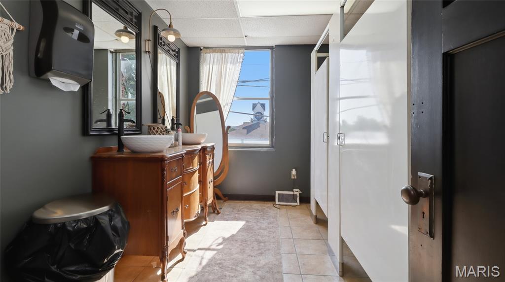 n/a - Commercial Sale