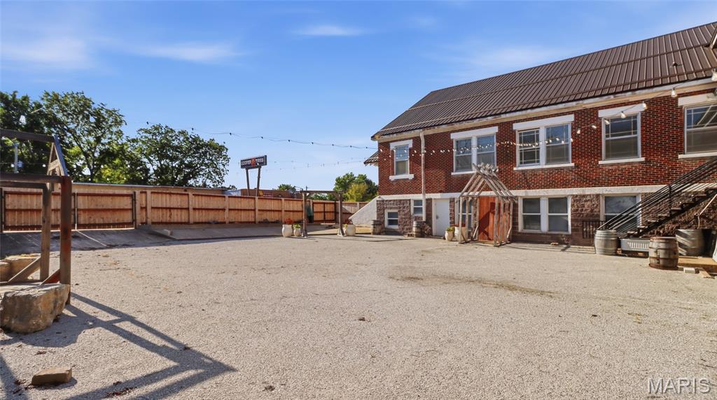 n/a - Commercial Sale