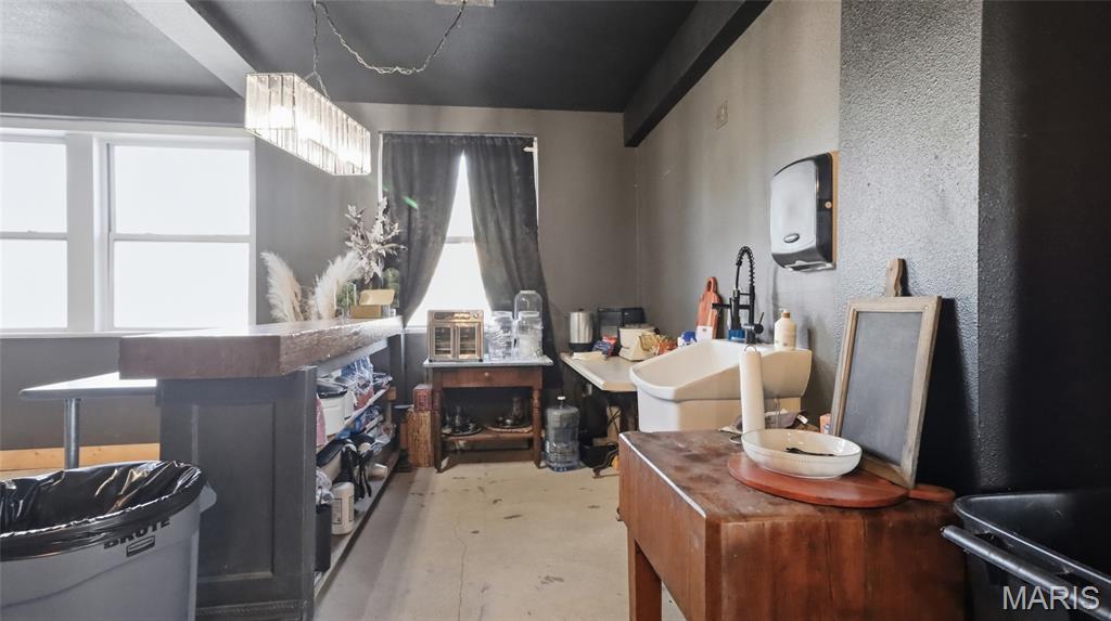 n/a - Commercial Sale