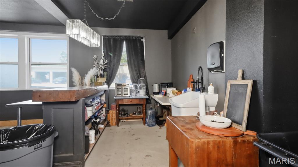 n/a - Commercial Sale