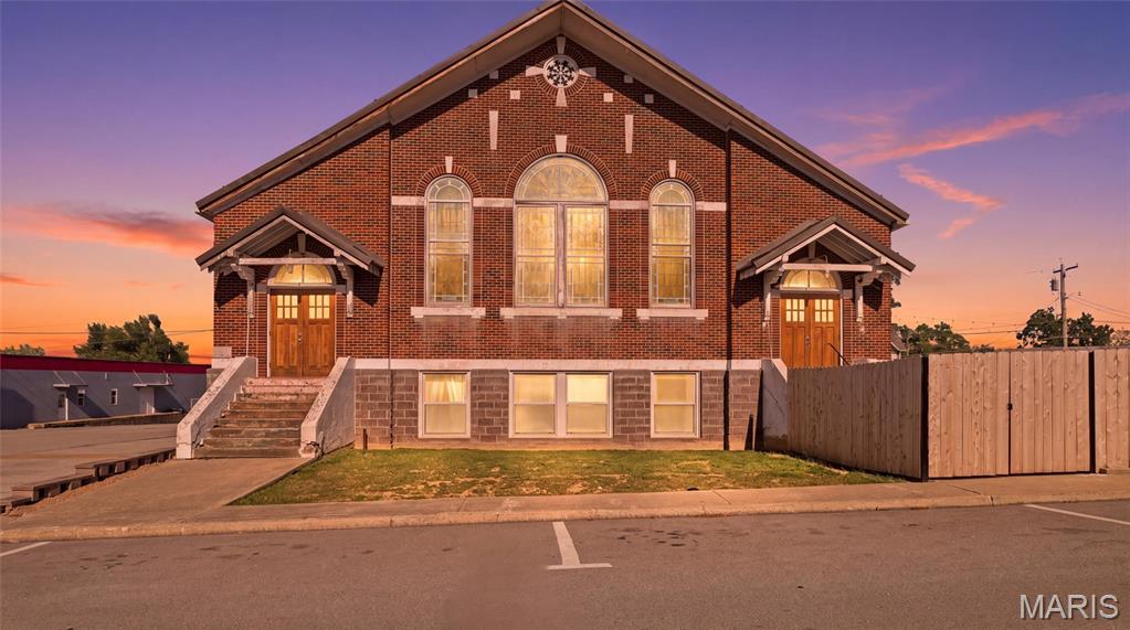 n/a - Commercial Sale