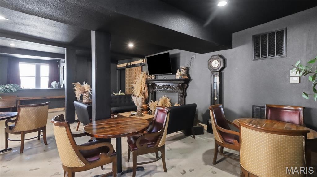 n/a - Commercial Sale