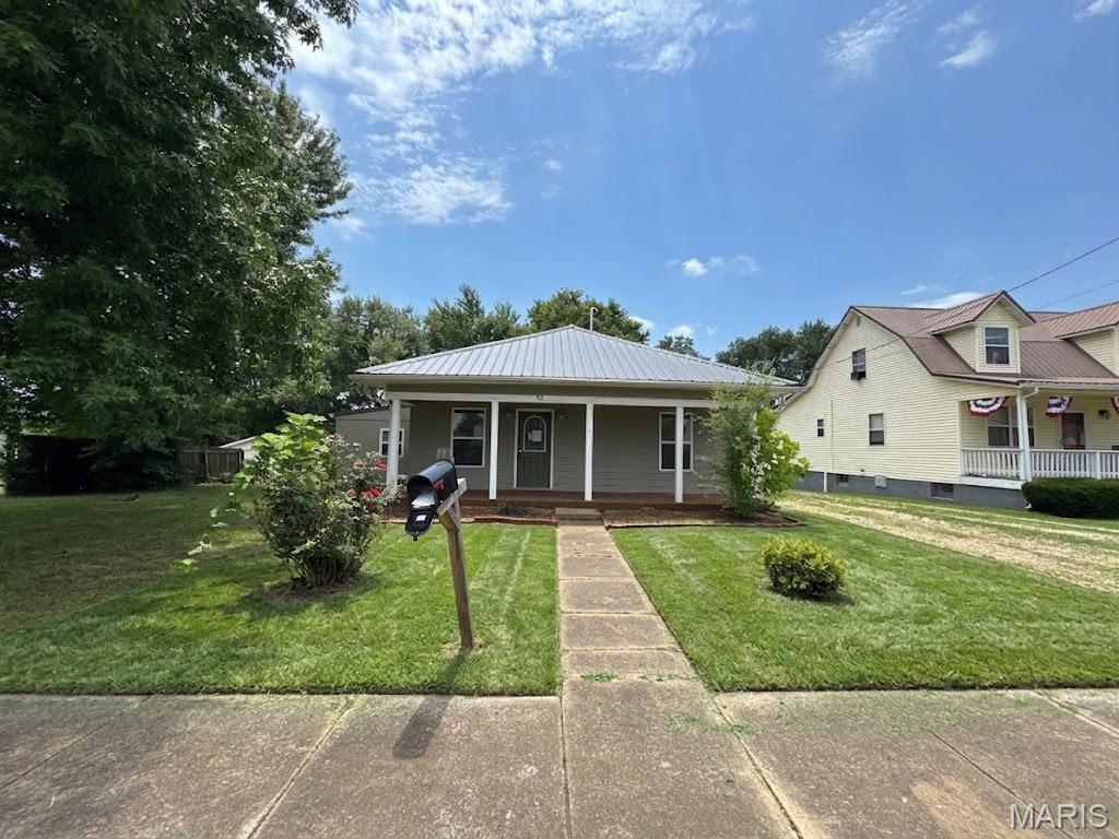 This inviting 3-bedroom, 2.5-bathroom home offers approximately 1,335 square feet of comfortable living space, perfectly situated on a completely level lot. The property features a welcoming front porch, a convenient 1-carport, and a practical crawl space foundation. Inside, the thoughtful layout provides plenty of room to relax and entertain. Located in the heart of Park Hills, this move-in-ready home is an excellent opportunity for anyone looking for a functional and beautiful place to live.