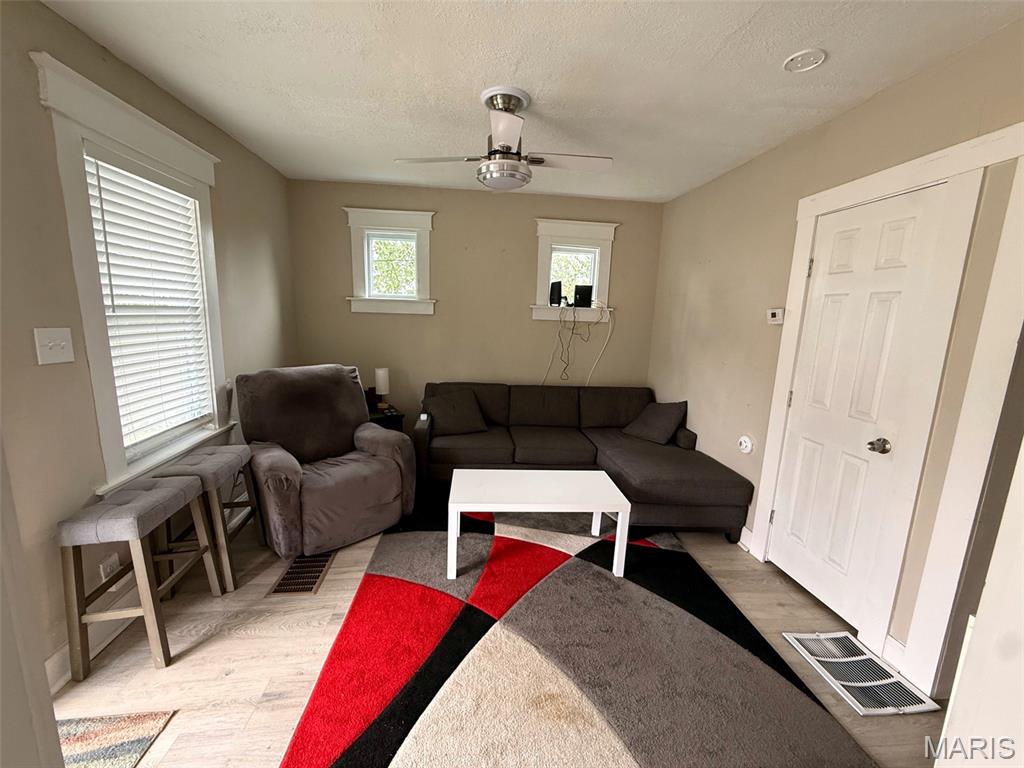 South Carondelet Suburbs - Residential Lease
