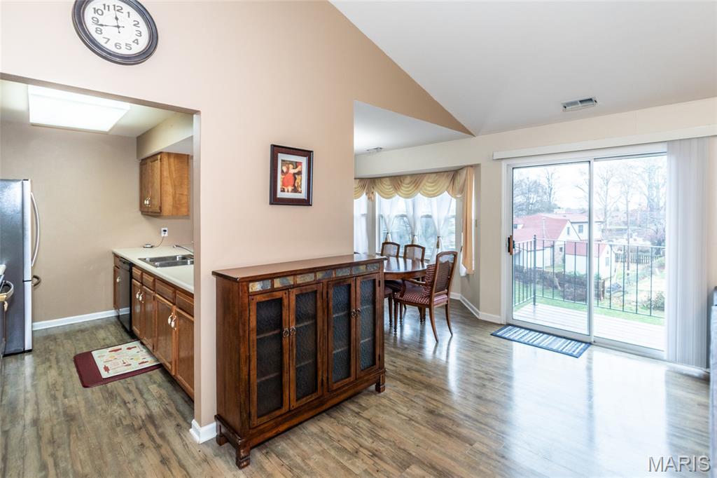 Whitehall Place Condo Ph Three - Residential