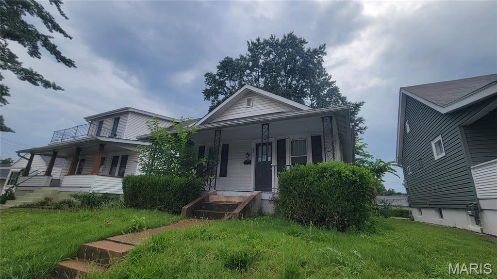 OUTSTANDING OPPORTUNITY!!! This Lindenwood Park bungalow is sure to please!  Updated everything and move right in!  Refinished wood floors, newer kitchen and bath & MORE!  2-car garage, fenced yard and updated systems make this one a WINNER! Schedule a showing today! Property is to be sold in its current as-is condition with no warranties or representations by the Seller. Seller will not make repairs nor provide any inspections. Seller's addendum is required after terms of sale are agreed upon. Special Sale Contract (Form #2043) required. Proof of funds or pre-approval letter required with offer.