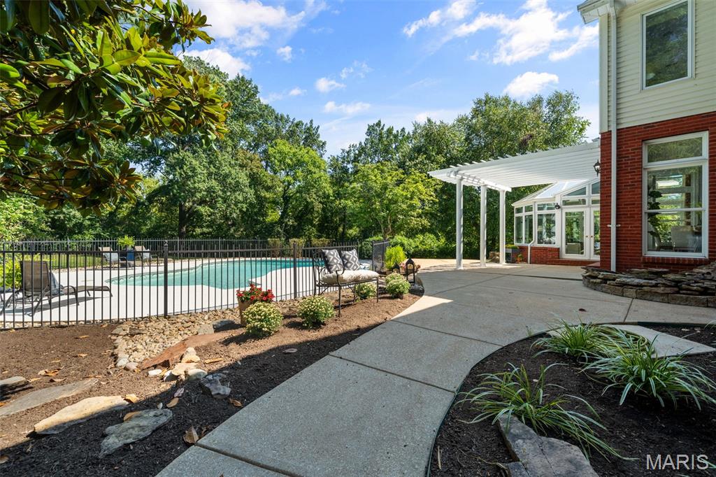 Longrove Lane - Residential