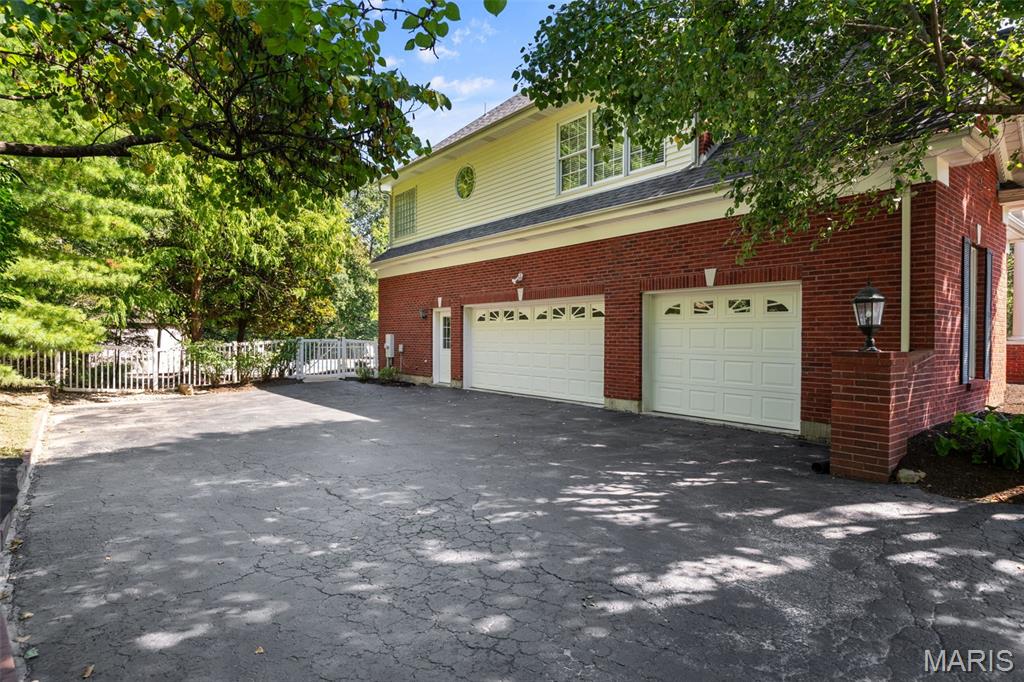 Longrove Lane - Residential