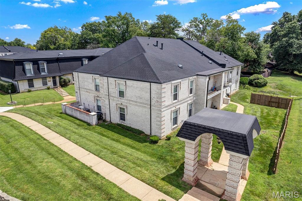 Chateau De Ville Condo Sec - Residential