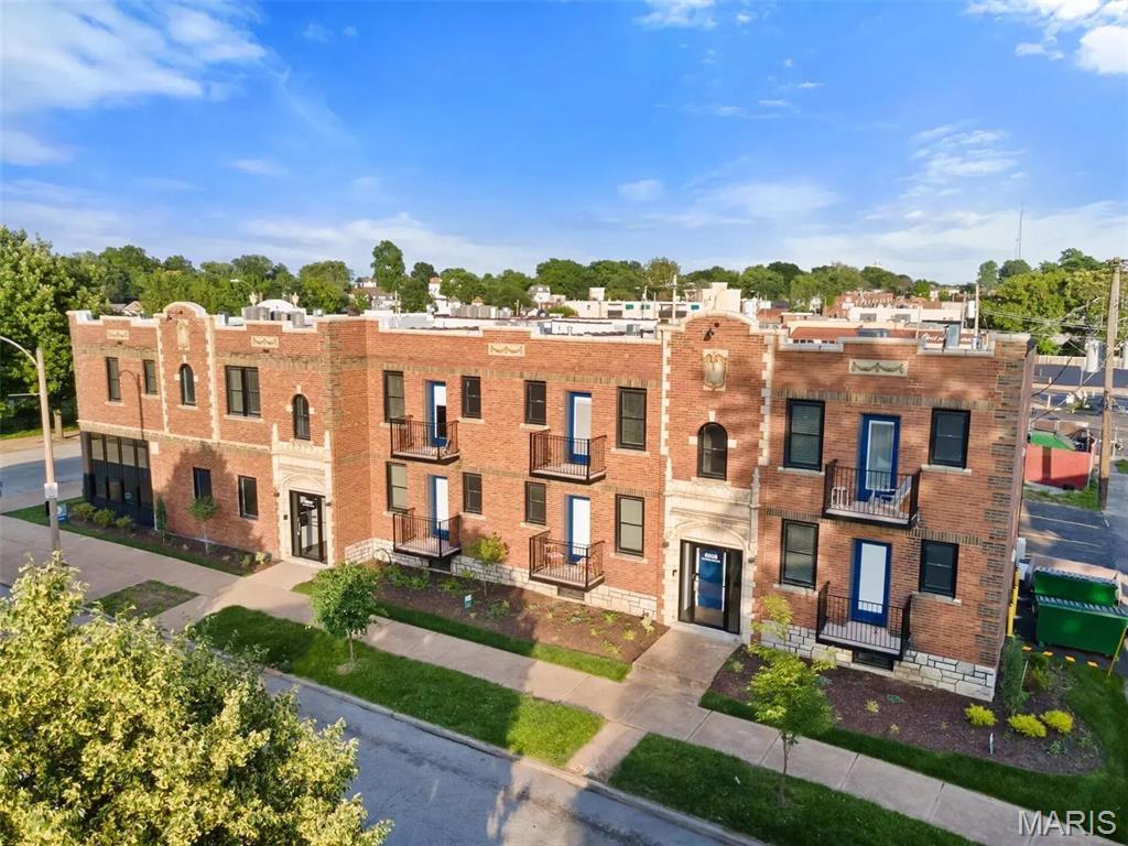 Fully renovated 13-unit multifamily property in St. Louis' 63139 corridor, a few blocks from The Hill and near Forest Park, the Barnes hospital complex, local dining, with easy access to highway 40 and 44. The unit mix includes eleven 1 bed/1 bath apartments, one 2 bed/2 bath apartment, and one 2 bed/2.5 bath apartment. The property underwent an extensive gut renovation, including conversion of three former commercial spaces into residential units. Improvements include new electrical, plumbing, sewer, HVAC, windows and roof; rebuilt rear decks; tuckpointing; renovated kitchens and bathrooms; refinished common areas and basements; new appliances and fixtures; redesigned layouts; and AT&T Fiber infrastructure to each residential unit. Stabilized cash flow with current annual income of $207,058, expenses of $39,980, and NOI of $167,078. Three off-street parking spaces. Can be purchased with 6201 Arsenal St, another fully renovated 13-unit building nearby.