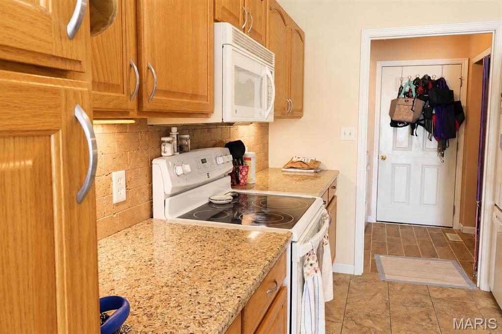 Oakview Villas & Arlington Condos - Residential