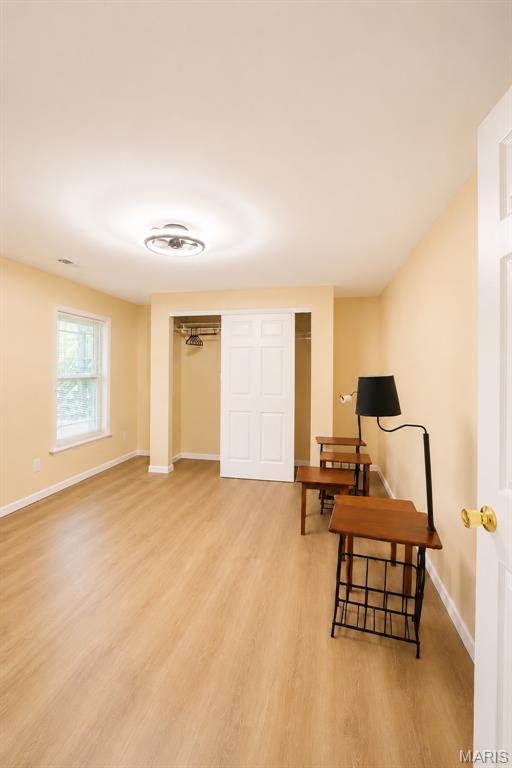 Oakview Villas & Arlington Condos - Residential