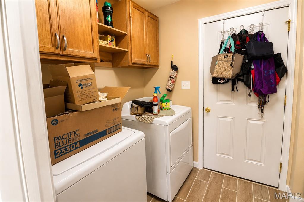 Oakview Villas & Arlington Condos - Residential
