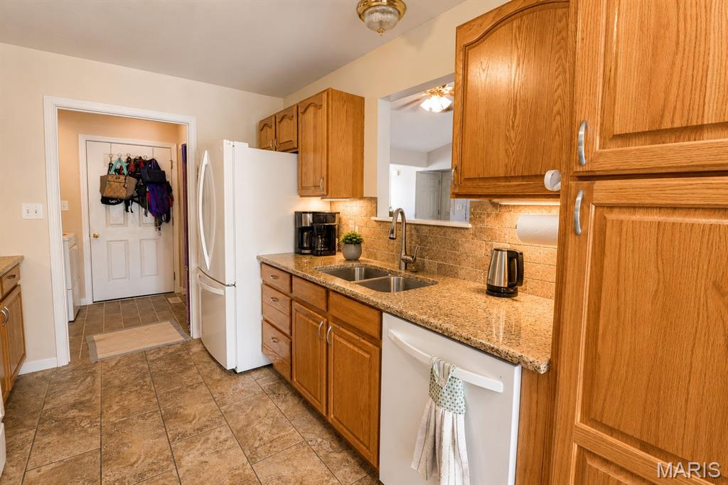 Oakview Villas & Arlington Condos - Residential