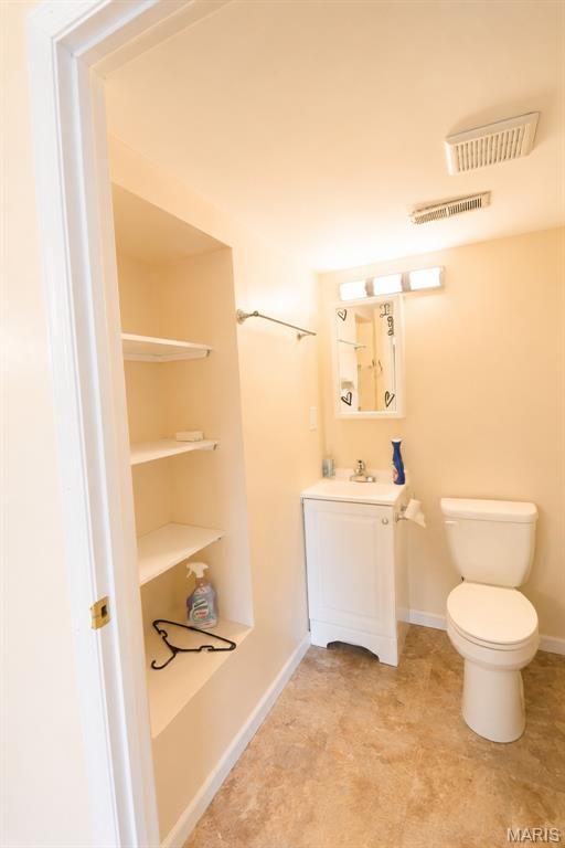 Oakview Villas & Arlington Condos - Residential