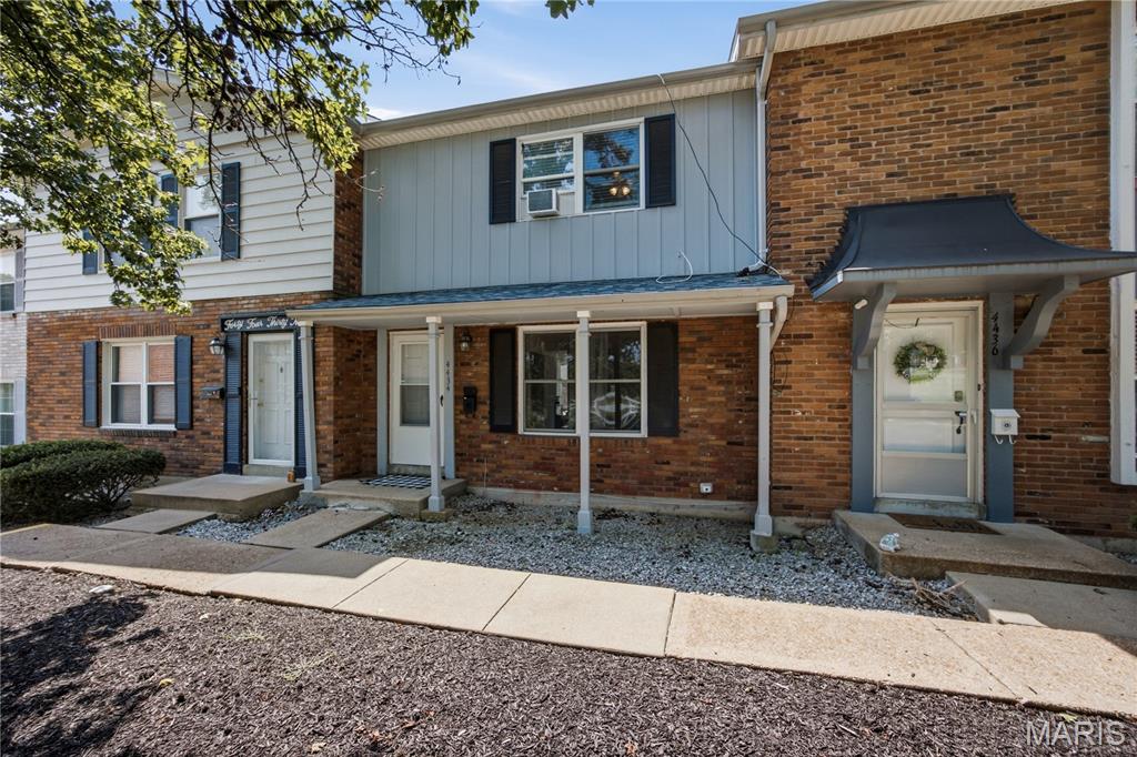 Well-maintained 3 level Townhome in Oakville.    There are 2 bedrooms and 2 bathrooms, a large living room on main level, with breakfast room adjacent to kitchen.  Flat entryway both in front and from the rear parking area. There is a finished recreation area in the basement with extra storage.   All appliances as well as washer and dryer will stay for the new owners. The primary bedroom overlooks a large common area.  Upstairs bathroom newly remodeled. You will enjoy the in- ground complex pool and the 2 assigned parking places.  This townhome has very easy access to Telegraph, highway 255 and also Lemay Ferry.